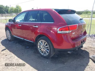2013 Lincoln MKX with VIN 2LMDJ6JK3DBL15557, listed as a IAAI auction lot 42013960 with 1 mi miles. Bid and sale history available at carsss.com. Image 3.