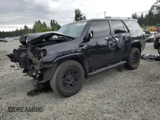 2021 Toyota 4Runner SR5 z VIN JTEMU5JR1M5884485, wystawiony jako Copart lot #62770625 z przebiegiem 68 541 mil mil oraz Szkoda całkowita • Salvage title. Historia ofert i sprzedaży dostępna na DreamBid. Obrazek 1.