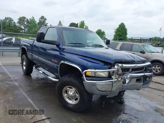 2001 Dodge 2500 z VIN 3B7KF23681G748883, wystawiony jako IAAI lot #42095866 z przebiegiem Nie podano mil oraz . Historia ofert i sprzedaży dostępna na DreamBid. Obrazek 1.