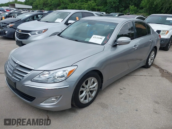 2013 Hyundai Genesis 3.8L with VIN KMHGC4DD1DU245412, listed as a IAAI auction lot 42133286 with 184,151 mi miles and . Bid and sale history available at DreamBid. Image 21.