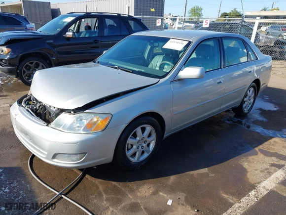 2001 Toyota Avalon XL w/Bucket Seats with VIN 4T1BF28B51U189775, listed as a IAAI auction lot 41970356 with 247,969 mi miles. Bid and sale history available at carsss.com. Image 18.