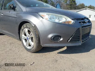 2014 Ford Focus SE with VIN 1FADP3F2XEL170580, listed as a IAAI auction lot 41752699 with 102,666 mi miles. Bid and sale history available at carsss.com. Image 6.