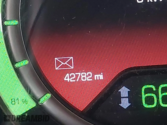 2017 FIAT 500e z VIN 3C3CFFGE2HT546074, wystawiony jako IAAI lot #42269995 z przebiegiem 42 782 mil mil oraz . Historia ofert i sprzedaży dostępna na DreamBid. Obrazek 15.