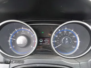 2013 Hyundai Sonata GLS z VIN 5NPEB4AC6DH513018, wystawiony jako IAAI lot #42068966 z przebiegiem 216 086 mil mil oraz . Historia ofert i sprzedaży dostępna na DreamBid. Obrazek 7.