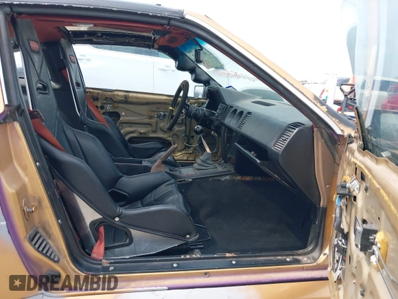 1986 Nissan 300ZX z VIN JN1HZ14S8GX144992, wystawiony jako IAAI lot #42081882 z przebiegiem 127 316 mil mil oraz . Historia ofert i sprzedaży dostępna na DreamBid. Obrazek 5.