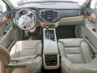2019 Volvo XC90 Inscription z VIN YV4A22PL0K1445651, wystawiony jako Copart lot #56544015 z przebiegiem 124 029 mil mil oraz Szkoda całkowita • Salvage title. Historia ofert i sprzedaży dostępna na DreamBid. Obrazek 8.
