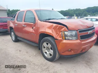 2007 Chevrolet Avalanche 1LT with VIN 3GNFK12397G303423, listed as a IAAI auction lot 42530644 with Not provided miles and . Bid and sale history available at DreamBid. Image 1.