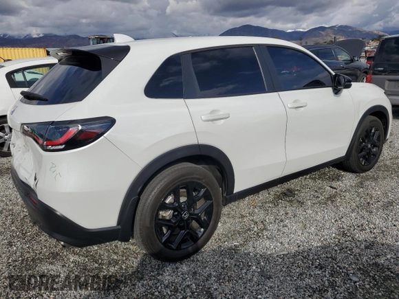 2024 Honda HR-V Sport with VIN 3CZRZ2H54RM749056, listed as a Copart auction lot 42791745 with 15,978 mi miles and Salvage title. Bid and sale history available at DreamBid. Image 3.