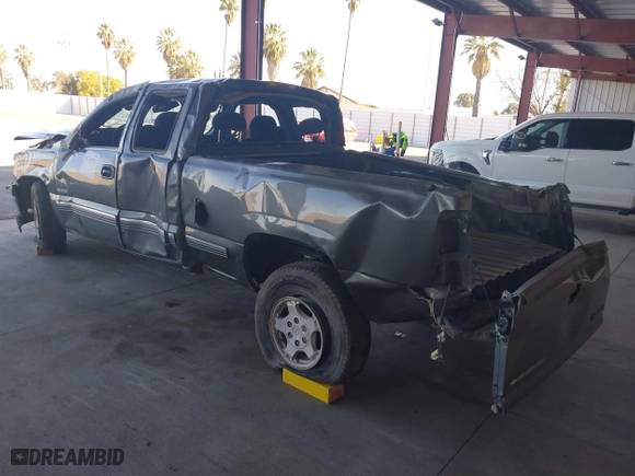 2002 Chevrolet Silverado 1500 LT with VIN 2GCEK19T421243787, listed as a IAAI auction lot 41760753 with 299,834 mi miles. Bid and sale history available at carsss.com. Image 3.