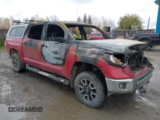 2014 Toyota Tundra 4WD Truck SR5 with VIN 5TFDW5F19EX323376, listed as a IAAI auction lot 40392275 with 1 mi miles. Bid and sale history available at carsss.com. Image 1.
