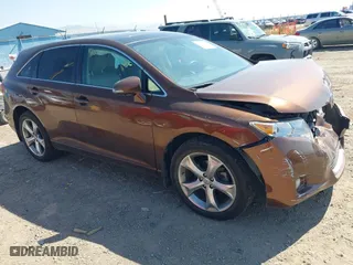 2013 Toyota Venza LE with VIN 4T3BK3BB1DU077562, listed as a IAAI auction lot 40207957 with 132,648 mi miles. Bid and sale history available at carsss.com. Image 1.