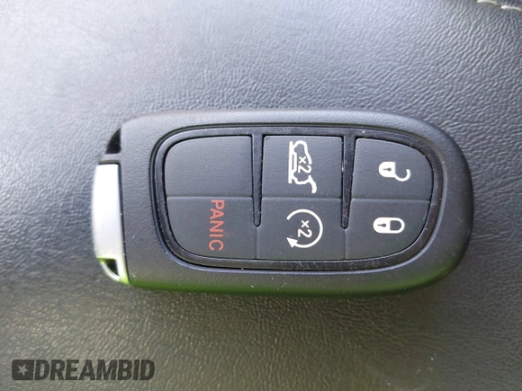 2021 Jeep Cherokee Limited z VIN 1C4PJMDX6MD209395, wystawiony jako IAAI lot #42073746 z przebiegiem 26 627 mil mil oraz . Historia ofert i sprzedaży dostępna na DreamBid. Obrazek 11.