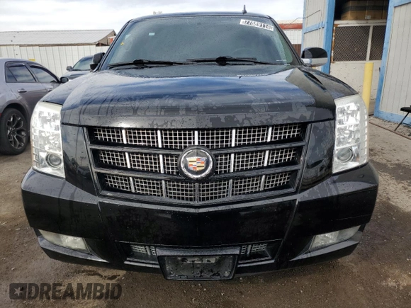 2014 Cadillac Escalade Premium z VIN 1GYS4CEF9ER223159, wystawiony jako Copart lot #77889114 z przebiegiem 159 753 mil mil oraz Czysty tytuł • Clean title. Historia ofert i sprzedaży dostępna na DreamBid. Obrazek 5.