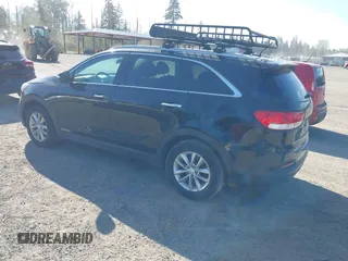 2018 Kia Sorento LX V6 with VIN 5XYPGDA58JG403974, listed as a IAAI auction lot 41233326 with 58,099 mi miles. Bid and sale history available at carsss.com. Image 3.