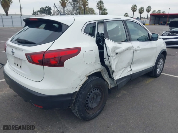 2019 Nissan Rogue Sport SV with VIN JN1BJ1CP7KW239410, listed as a IAAI auction lot 41840678 with 68,307 mi miles. Bid and sale history available at carsss.com. Image 4.