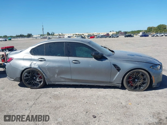 2023 BMW M3 Competition z VIN WBS33AY06PFP69567, wystawiony jako IAAI lot #41832775 z przebiegiem Nie podano mil oraz . Historia ofert i sprzedaży dostępna na DreamBid. Obrazek 13.