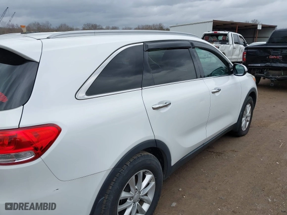 2016 Kia Sorento LX with VIN 5XYPG4A59GG053750, listed as a IAAI auction lot 41715747 with 110,323 mi miles. Bid and sale history available at carsss.com. Image 6.