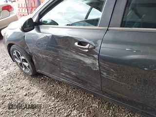 2021 Kia Forte LXS z VIN 3KPF24AD6ME323317, wystawiony jako IAAI lot #42110865 z przebiegiem 86 134 mil mil oraz . Historia ofert i sprzedaży dostępna na DreamBid. Obrazek 12.