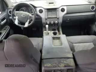 2015 Toyota Tundra SR5 z VIN 5TFDW5F15FX433715, wystawiony jako Copart lot #51259785 z przebiegiem 212 583 mil mil oraz Szkoda całkowita • Salvage title. Historia ofert i sprzedaży dostępna na DreamBid. Obrazek 8.