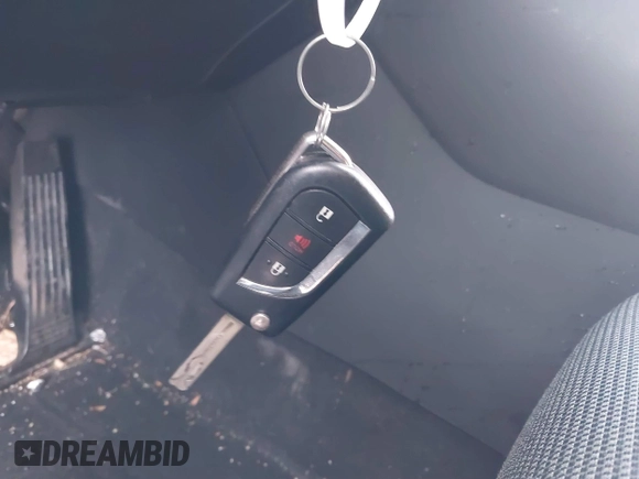 2021 Toyota RAV4 Hybrid LE z VIN 2T3MWRFV6MW118143, wystawiony jako IAAI lot #41863177 z przebiegiem 43 527 mil mil oraz . Historia ofert i sprzedaży dostępna na DreamBid. Obrazek 11.