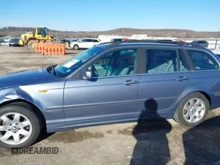 2002 BMW 3 Series 325i with VIN WBAEN33492EZ15195, listed as a IAAI auction lot 38505385 with 134,992 mi miles. Bid and sale history available at carsss.com. Image 15.