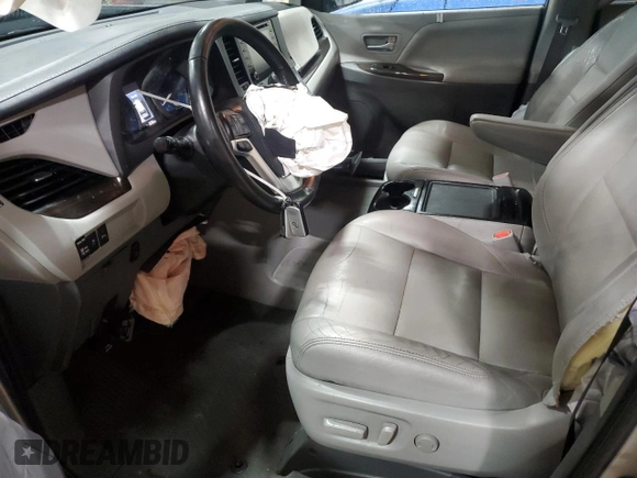 2020 Toyota Sienna XLE with VIN 5TDDZ3DC7LS251760, listed as a Copart auction lot 60125385 with 62,326 mi miles and Salvage title. Bid and sale history available at DreamBid. Image 7.