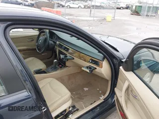 2006 BMW 3 Series 325i with VIN WBAVB17586NK40817, listed as a IAAI auction lot 41514714 with 156,789 mi miles. Bid and sale history available at carsss.com. Image 5.