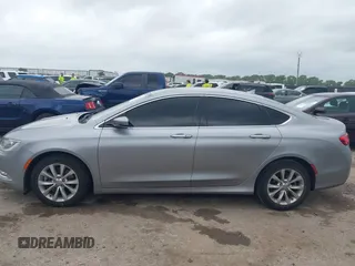 2015 Chrysler 200 C z VIN 1C3CCCCG3FN510258, wystawiony jako IAAI lot #42135949 z przebiegiem 93 993 mil mil oraz . Historia ofert i sprzedaży dostępna na DreamBid. Obrazek 14.