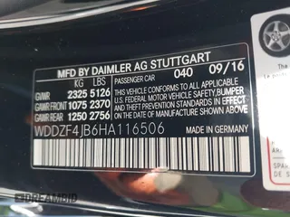 2017 Mercedes-Benz E 300 Luxury z VIN WDDZF4JB6HA116506, wystawiony jako IAAI lot #42316399 z przebiegiem 61 135 mil mil oraz . Historia ofert i sprzedaży dostępna na DreamBid. Obrazek 9.