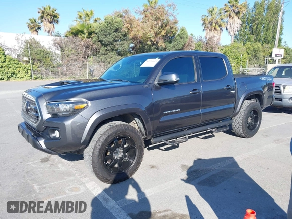 2020 Toyota Tacoma SR5 z VIN 3TMCZ5AN9LM296826, wystawiony jako IAAI lot #42533149 z przebiegiem 72 375 mil mil oraz . Historia ofert i sprzedaży dostępna na DreamBid. Obrazek 17.