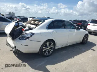 2016 Mercedes-Benz C 300 с VIN 55SWF4JB3GU173599, выставлен на аукционе Copart как лот 64258595 с пробегом 137 723 миль миль и Списание • Salvage title. История ставок и продаж доступна на DreamBid. Изображение 3.