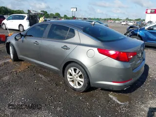 2013 Kia Optima LX z VIN 5XXGM4A70DG098022, wystawiony jako IAAI lot #42367410 z przebiegiem 131 620 mil mil oraz . Historia ofert i sprzedaży dostępna na DreamBid. Obrazek 3.