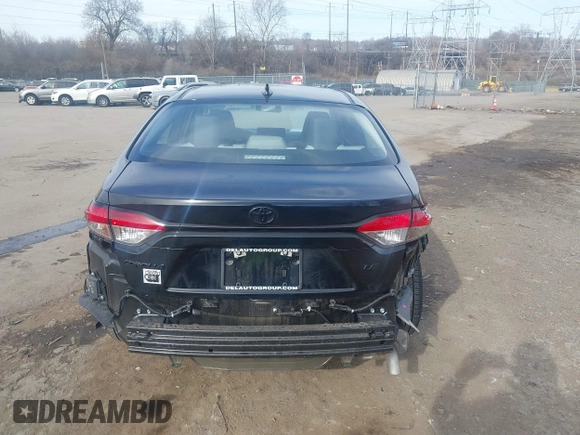 2024 Toyota Corolla LE with VIN 5YFB4MDE8RP201772, listed as a IAAI auction lot 41837900 with 8,277 mi miles and . Bid and sale history available at carsss.com. Image 17.