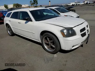 2006 Dodge Magnum z VIN 2D4FV47T66H368953, wystawiony jako Copart lot #69677574 z przebiegiem 155 318 mil mil oraz Czysty tytuł • Clean title. Historia ofert i sprzedaży dostępna na DreamBid. Obrazek 4.
