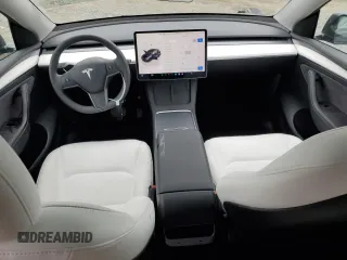 2024 Tesla Model Y z VIN 7SAYGDED4RF103411, wystawiony jako Copart lot #59982815 z przebiegiem 17 601 mil mil oraz Szkoda całkowita • Salvage title. Historia ofert i sprzedaży dostępna na DreamBid. Obrazek 8.