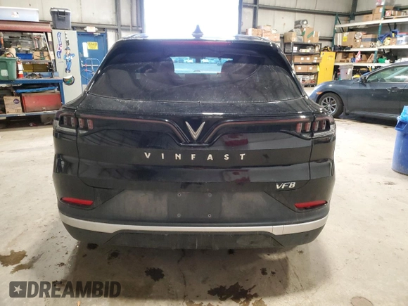 2024 VinFast VF 8 Eco z VIN RLLV1AEB5RH006884, wystawiony jako Copart lot #48772275 z przebiegiem 18 848 mil mil oraz Szkody całkowita. Historia ofert i sprzedaży dostępna na DreamBid. Obrazek 6.