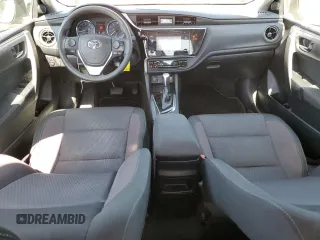 2018 Toyota Corolla L z VIN 2T1BURHE8JC097263, wystawiony jako Copart lot #57715595 z przebiegiem 78 598 mil mil oraz Szkoda całkowita • Salvage title. Historia ofert i sprzedaży dostępna na DreamBid. Obrazek 8.