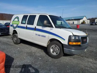 2017 GMC Savana Cargo Van with VIN 1GTW7AFG0H1136988, listed as a Copart auction lot 82209524 with 134,146 mi miles and Salvage Title. Bid and sale history available at carsss.com. Image 4.