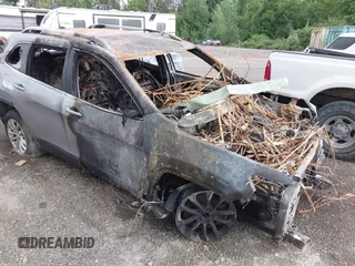 2019 Jeep Cherokee Latitude с VIN 1C4PJLCB5KD457781, выставлен на аукционе IAAI как лот 42557203 с пробегом Не указан миль и . История ставок и продаж доступна на DreamBid. Изображение 6.