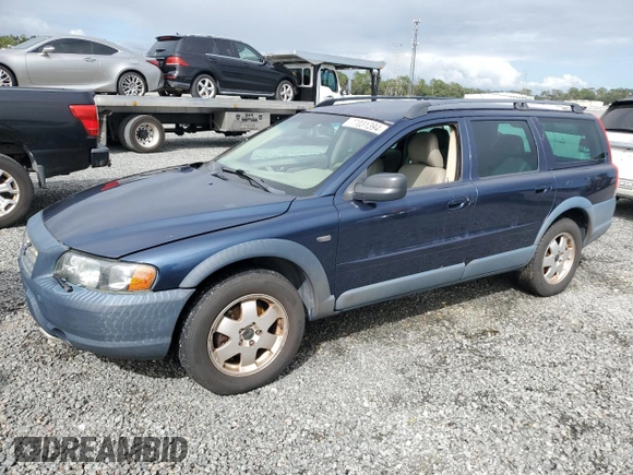 2004 Volvo V70 XC70 with VIN YV1SZ59H341134340, listed as a Copart auction lot 77031394 with 125,807 mi miles and Non Repairable. Bid and sale history available at carsss.com. Image 1.