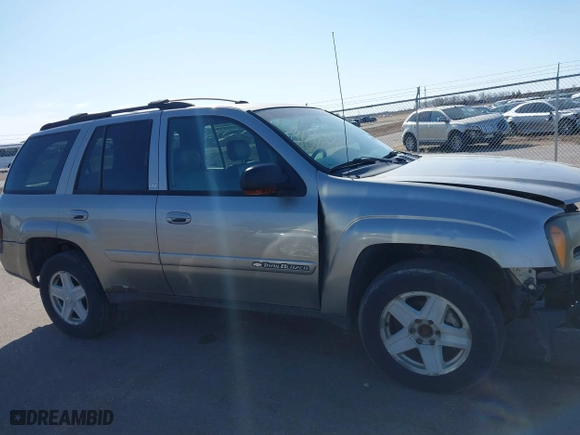2002 Chevrolet TrailBlazer LS with VIN 1GNDT13S122439749, listed as a IAAI auction lot 41818185 with 165,588 mi miles. Bid and sale history available at carsss.com. Image 14.