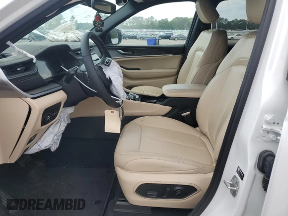 2024 Jeep Grand Cherokee Limited with VIN 1C4RJHBG7RC180487, listed as a Copart auction lot 54525145 with 9,821 mi miles and Salvage title. Bid and sale history available at DreamBid. Image 7.