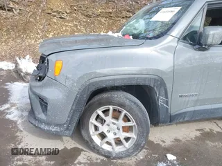 2020 Jeep Renegade Latitude with VIN ZACNJBBBXLPM06330, listed as a IAAI auction lot 41601086 with 92,320 mi miles. Bid and sale history available at carsss.com. Image 18.