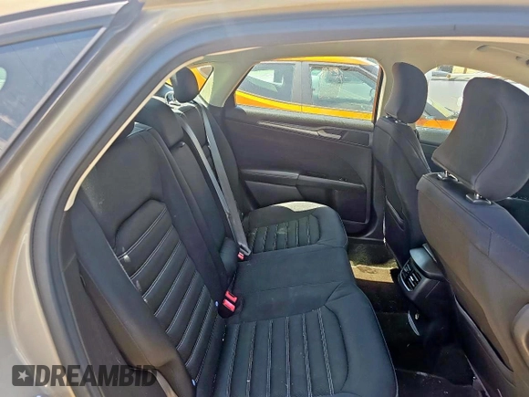 2015 Ford Fusion SE z VIN 3FA6P0H76FR282568, wystawiony jako Copart lot #62422615 z przebiegiem 142 311 mil mil oraz Czysty tytuł • Clean title. Historia ofert i sprzedaży dostępna na DreamBid. Obrazek 6.