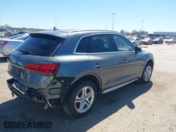 2019 Audi Q5 Premium with VIN WA1ANAFY1K2065059, listed as a IAAI auction lot 40566830 with 61,534 mi miles. Bid and sale history available at carsss.com. Image 4.