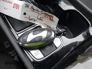 2025 Hyundai Tucson SEL with VIN 5NMJB3DE1SH458851, listed as a IAAI auction lot 41641245 with 5,872 mi miles. Bid and sale history available at carsss.com. Image 11.