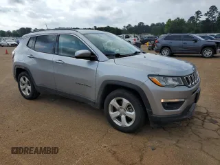 2019 Jeep Compass Altitude z VIN 3C4NJCBBXKT652245, wystawiony jako Copart lot #54715085 z przebiegiem 137 321 mil mil oraz Szkoda całkowita • Salvage title. Historia ofert i sprzedaży dostępna na DreamBid. Obrazek 4.