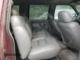 1998 Chevrolet Suburban with VIN 1GNEC16R6WJ357136, listed as a Copart auction lot 62788285 with 3,593,212 mi miles and Clean title. Bid and sale history available at DreamBid. Image 10.