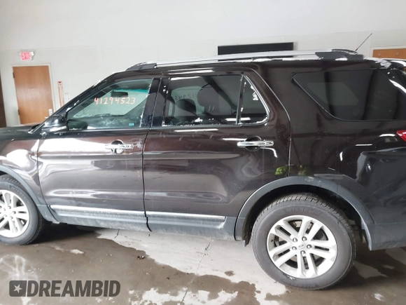 2014 Ford Explorer XLT with VIN 1FM5K8D80EGB08899, listed as a IAAI auction lot 41294523 with 66,896 mi miles and . Bid and sale history available at carsss.com. Image 14.