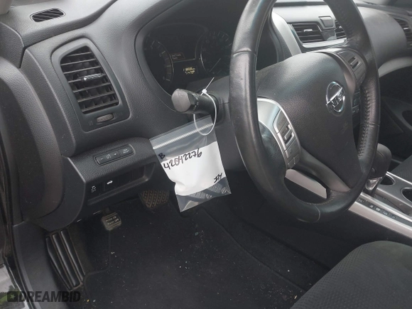 2015 Nissan Altima 2.5 SV with VIN 1N4AL3AP6FC277466, listed as a IAAI auction lot 42042276 with 118,806 mi miles. Bid and sale history available at carsss.com. Image 13.